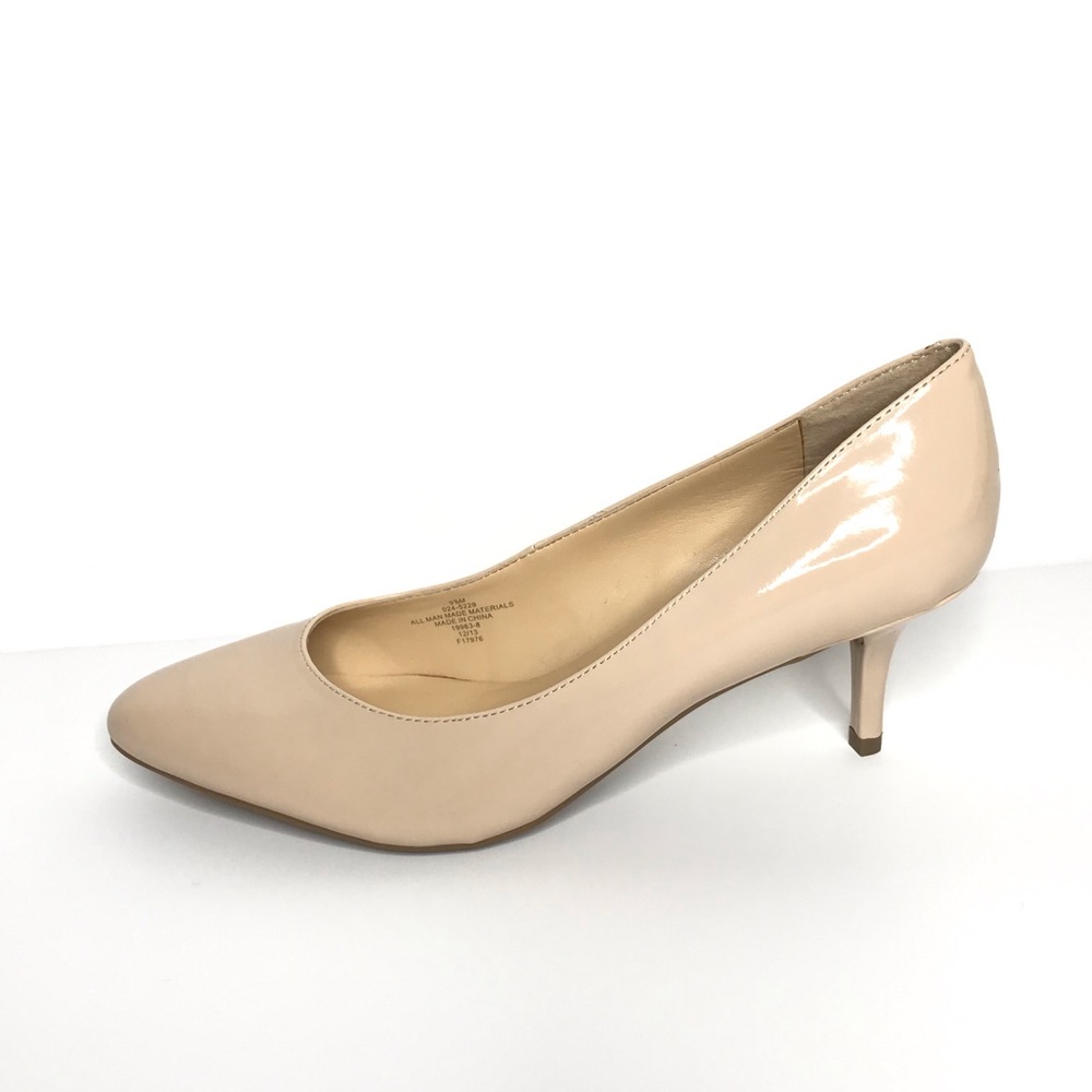 Liz Claiborne Pump 9.5 Nude Round Toe Kitten Heels Patent Leather New Career